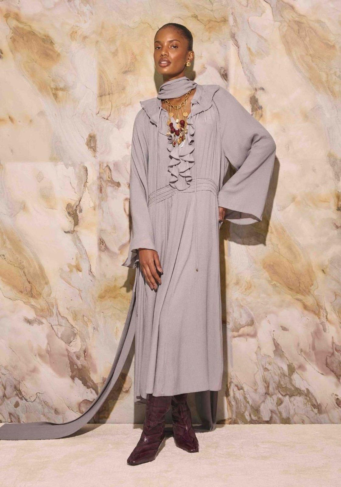 Vestido Amplo Manga Longa Lança Perfume