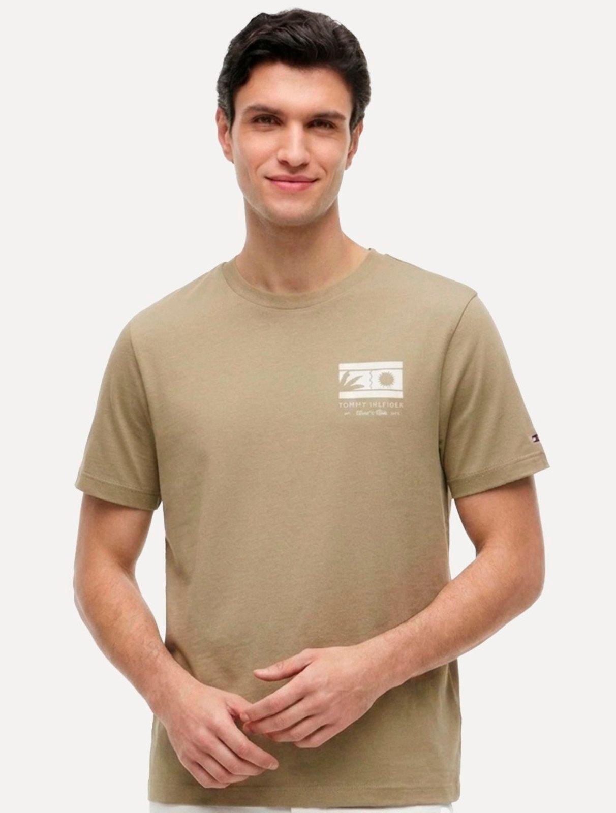 Camiseta Tommy Hilfiger Masculina Brand Love Graphic Tee Cáqui