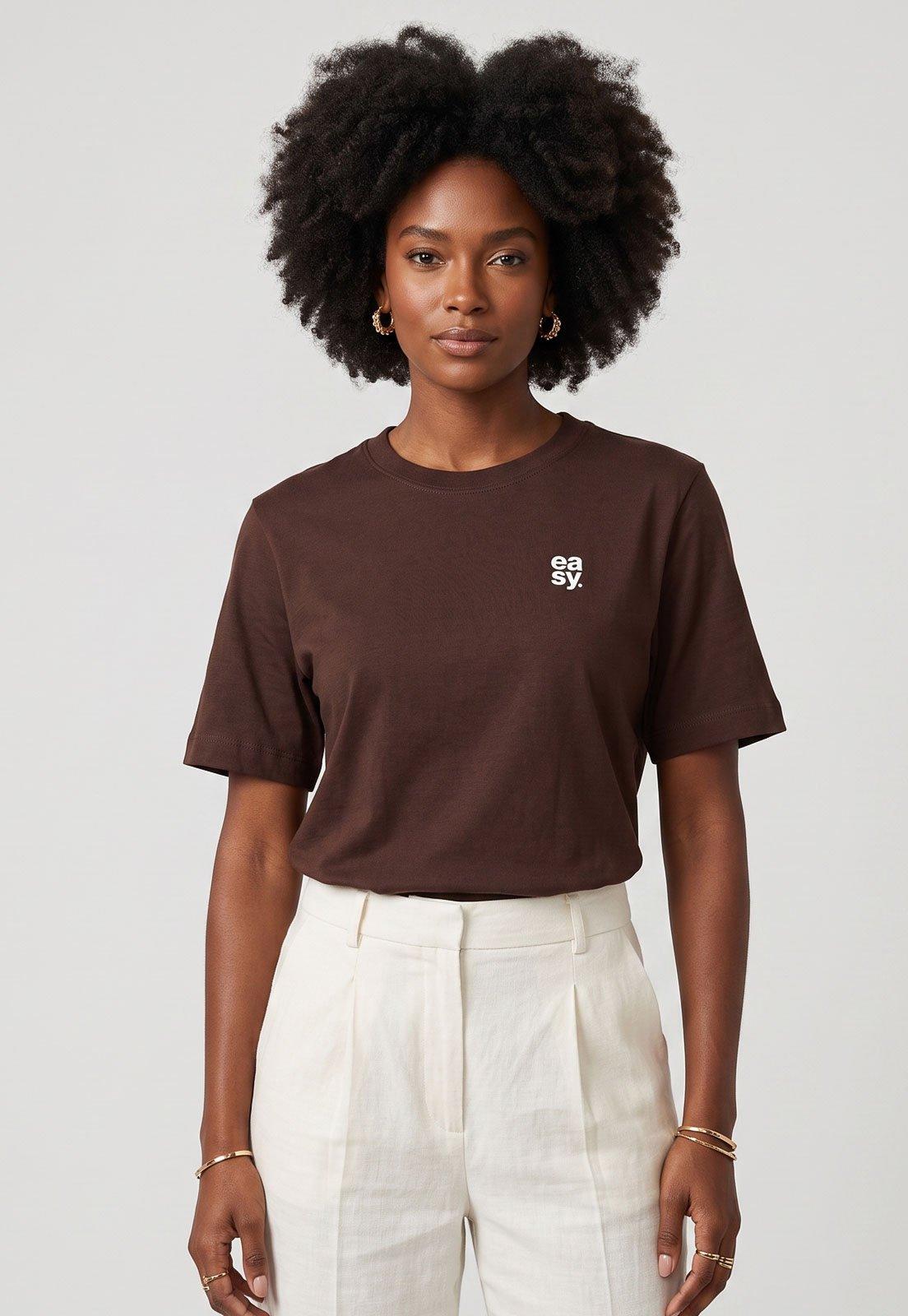 Camiseta Feminina Lança Perfume Gola Redonda Marrom